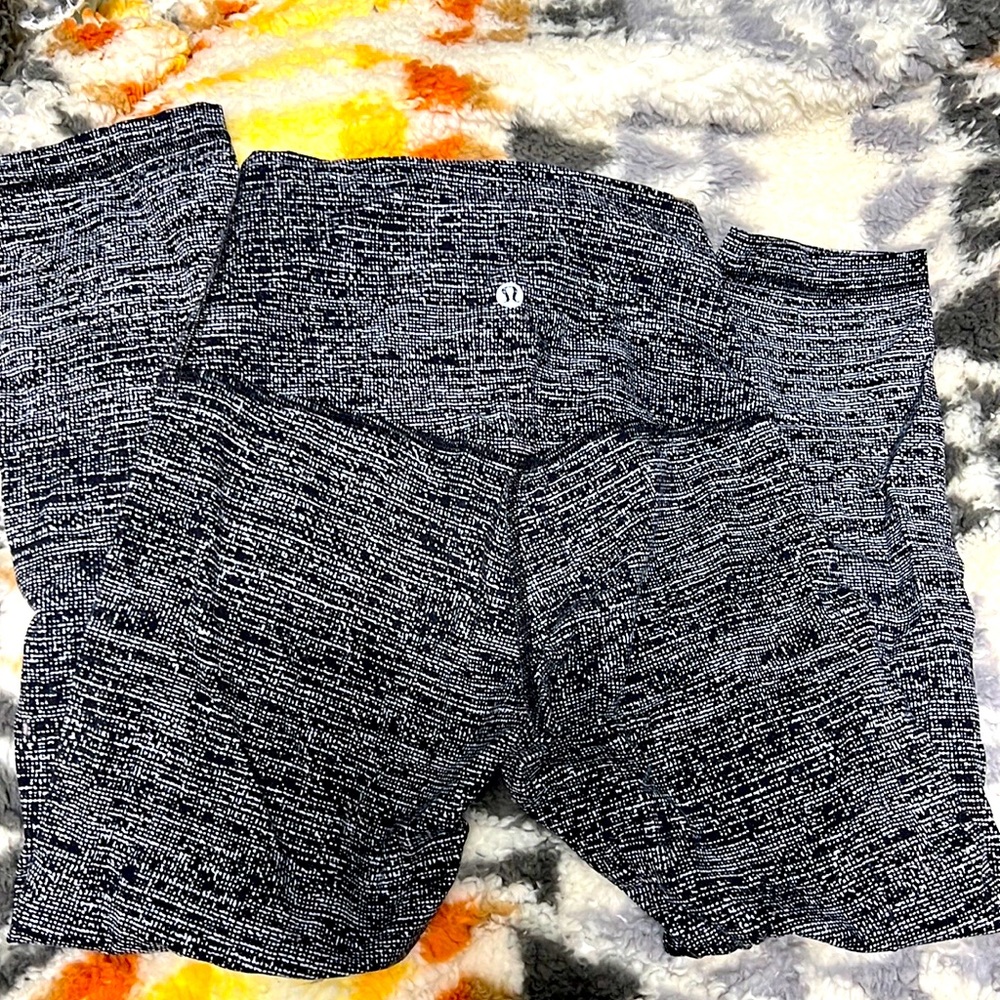 Lululemon size 2 crops